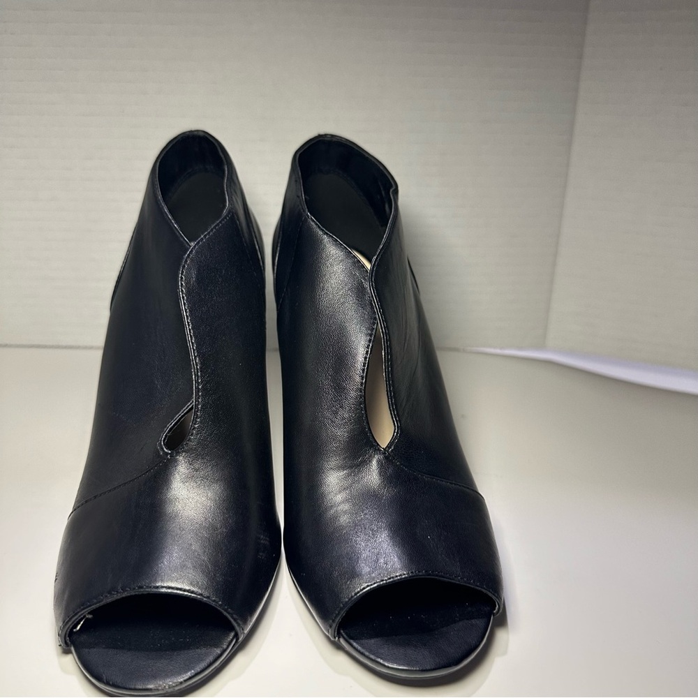 Nine West Black Artissa Sexy Boot Booties Heels Size 7 1/2